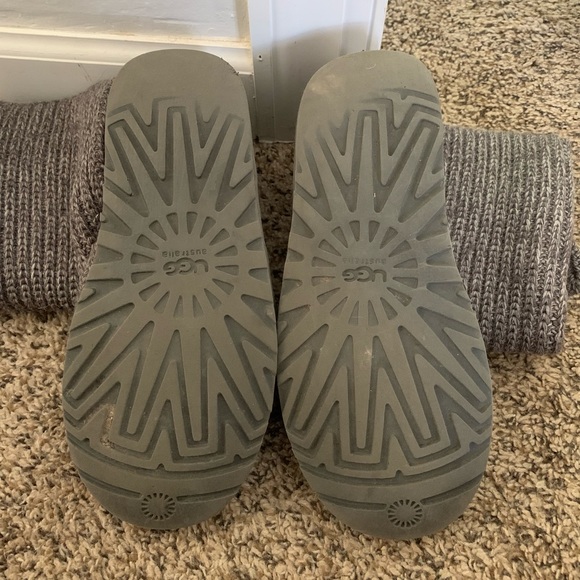 Size 7 UGGs Classic Cardy - Picture 6 of 8